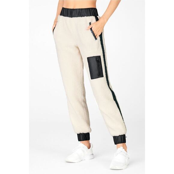 Fabletics Alaska Fleece Jogger Tusk/Black Womens Winter Athletic Pants Size XXS - Picture 1 of 8